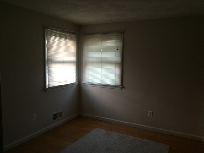 Second bedroom - 9 1/2 Suffolk Street