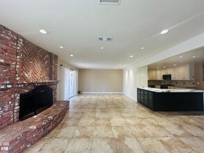 Building Photo - 9708 Mariposa Ave