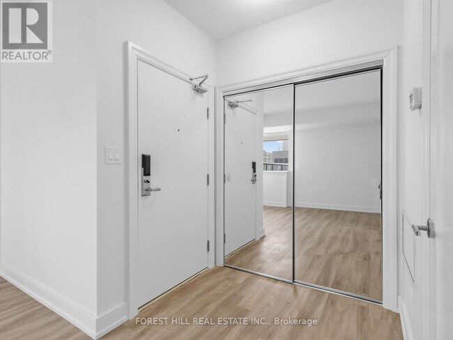 Photo du bâtiment - 50 Spadina Rd