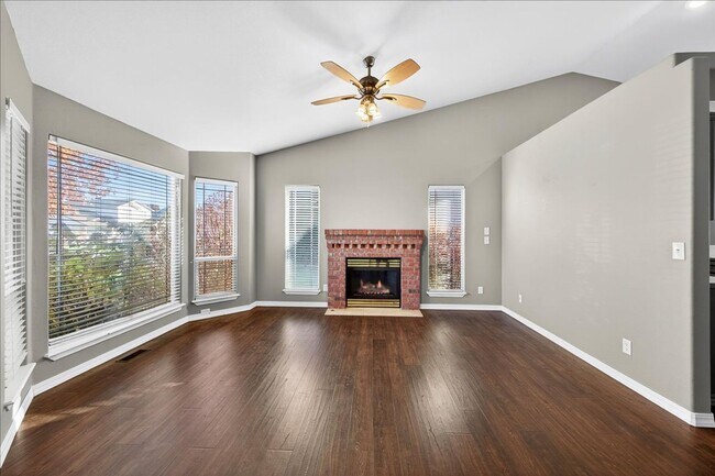 Building Photo - Comfortable & Convenient Living Near CWI a...