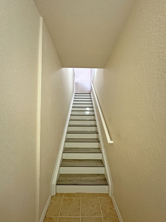 Building Photo - 160 SW Peacock Blvd