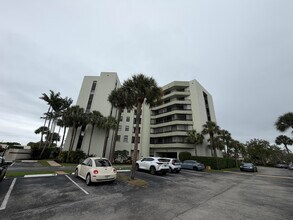 Building Photo - 6463 La Costa Dr