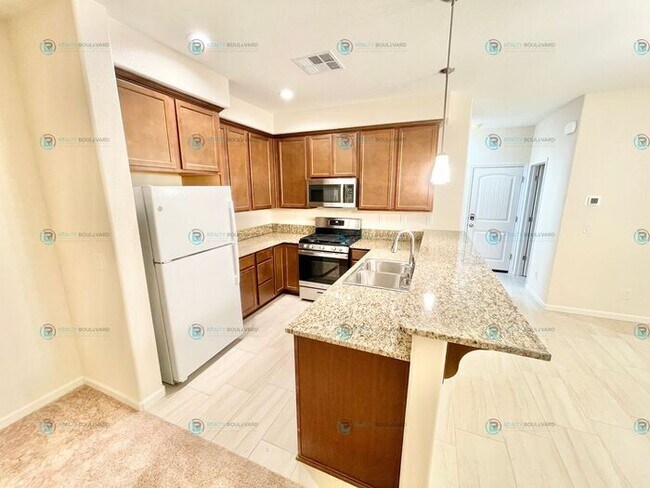 Building Photo - Half Month Free!!! Modern Comfort and Conv...