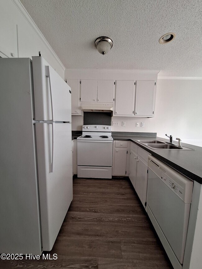 Foto del edificio - 3979 Sterling Pointe Dr