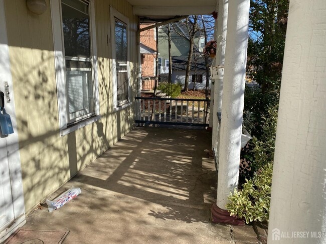 Building Photo - 237 Montgomery St