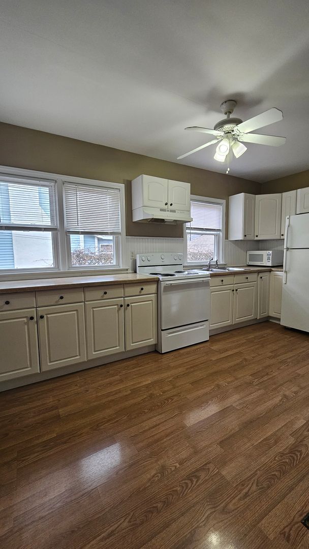 Foto del edificio - Great Location! Available NOW!