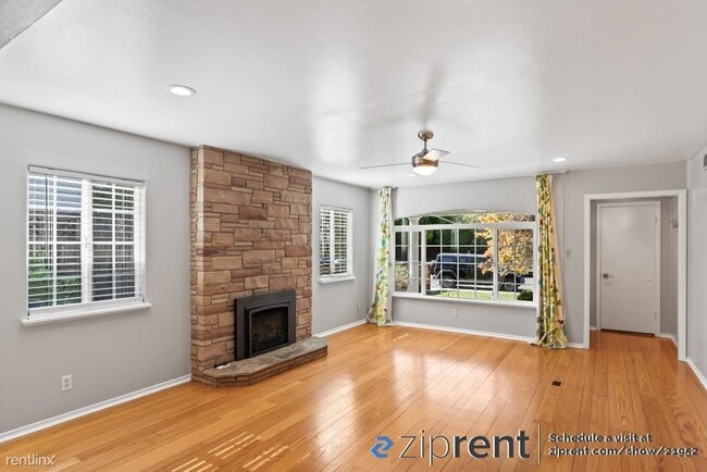 Foto del edificio - 3 br, 2.5 bath House - 2031 Hull Avenue, R...
