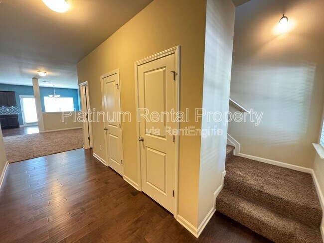 Foto del edificio - 3343 Blue Springs Walk