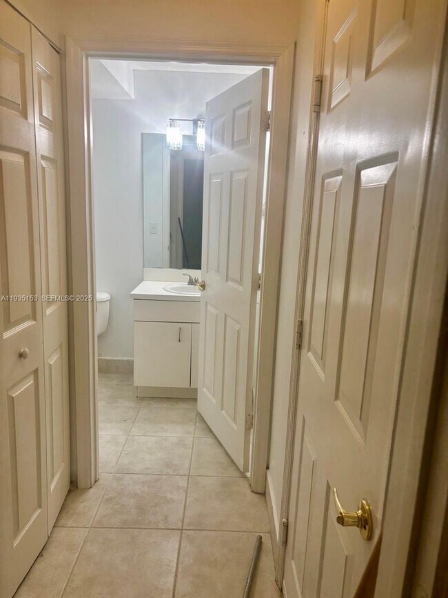 Foto del edificio - 17151 NW 23rd St