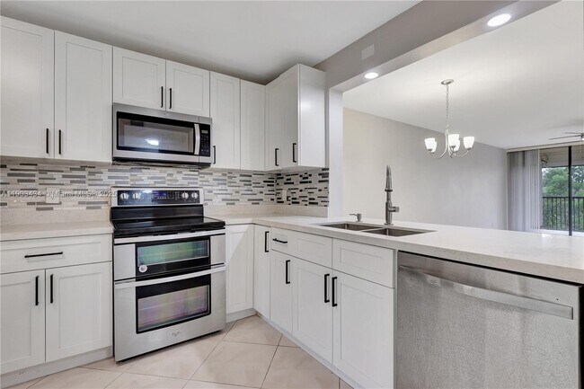 Foto del edificio - 8592 W Sunrise Blvd