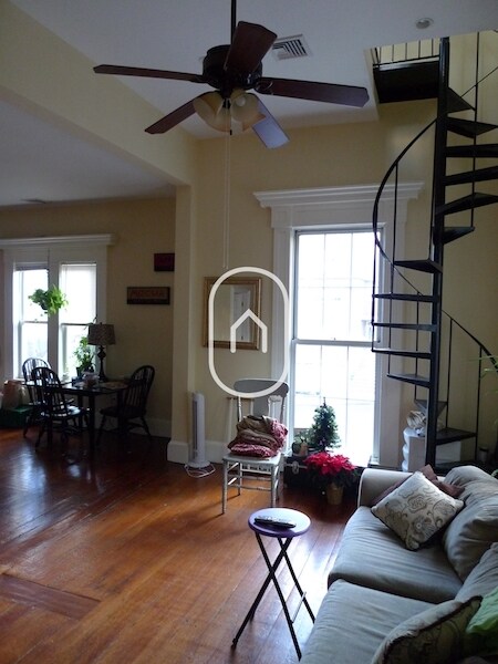 Foto del edificio - 139 Hillside St