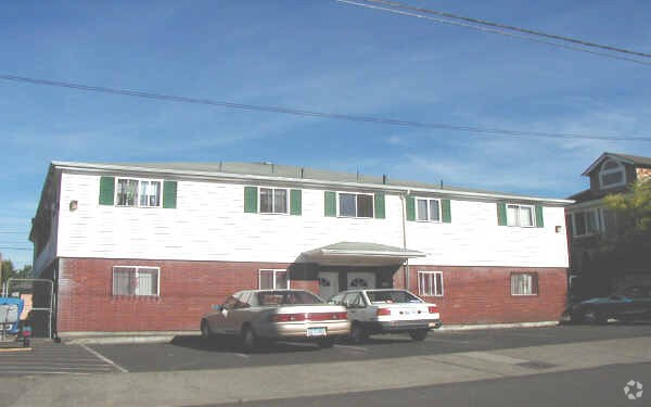 Building Photo - 2802 SE 67th Ave