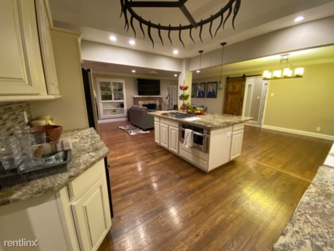 Building Photo - 4 br, 2 bath House - 3951 S Lindbergh Blvd