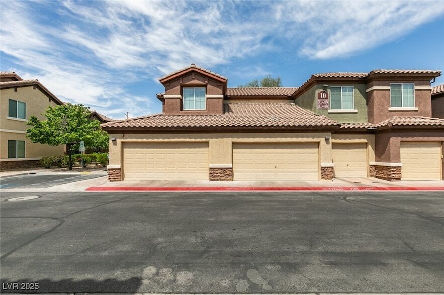 Foto principal - 8324 W Charleston Blvd