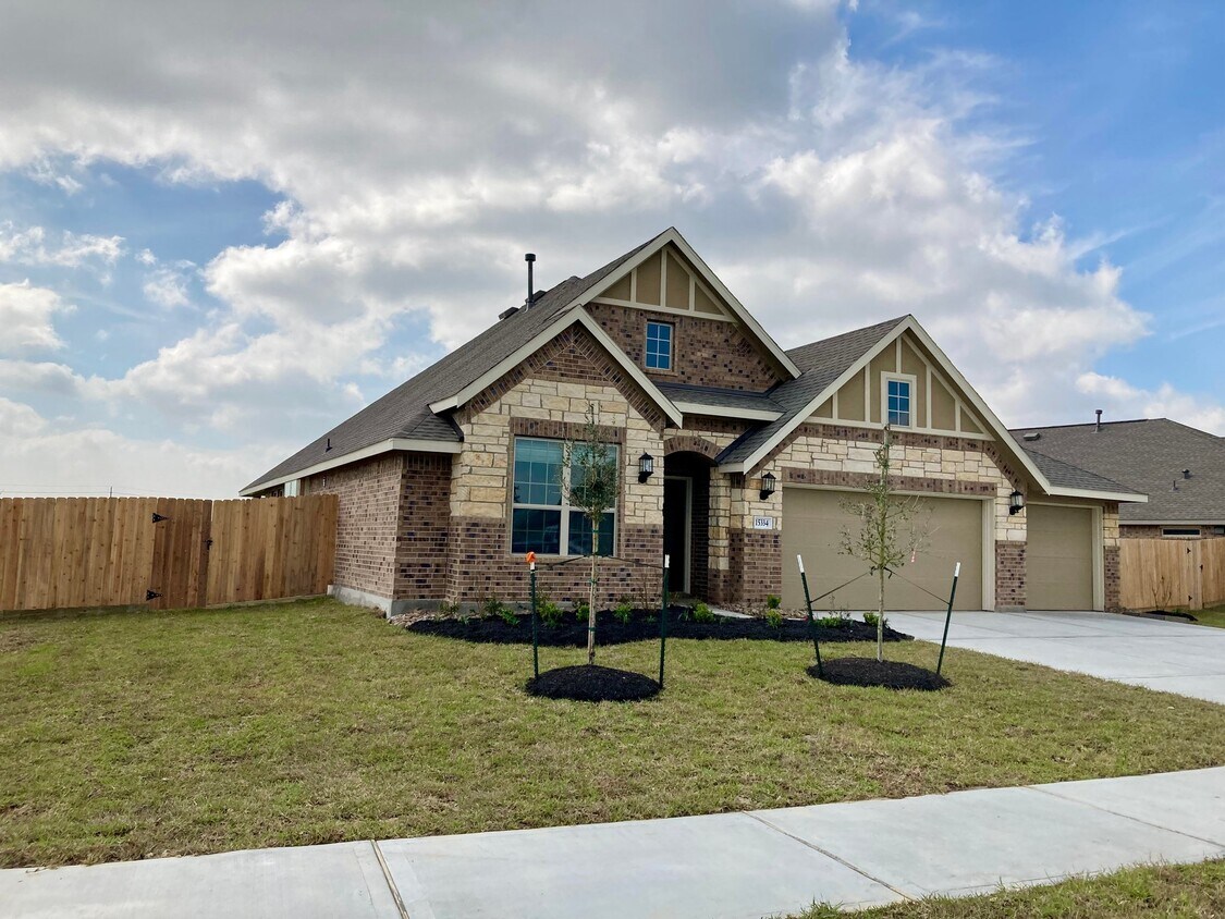 Foto del edificio - 15334 Lake Front Dr