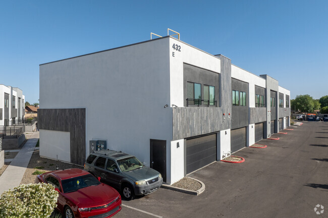 Foto del edificio - Village Crossing at Broadway
