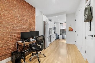 Building Photo - 425 Amsterdam Ave