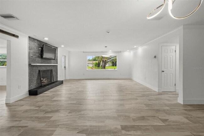 Foto del edificio - 5301 Venetian Blvd NE