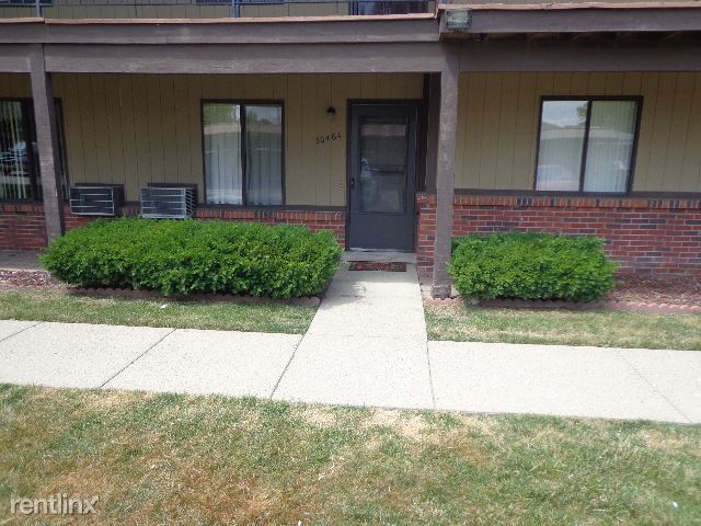 Primary Photo - 30464 Utica Rd