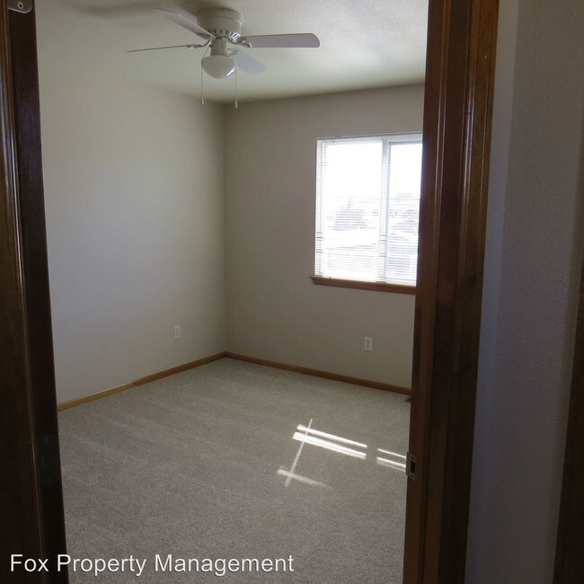 Building Photo - 940 W 133rd Cir