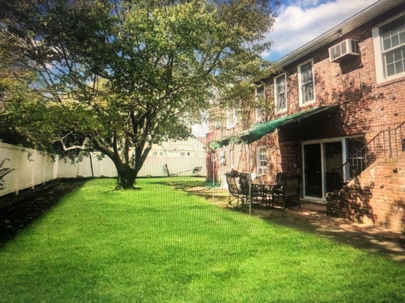 215 Roosevelt Blvd Unit 2, Long Beach, NY 11561 Room for Rent in Long