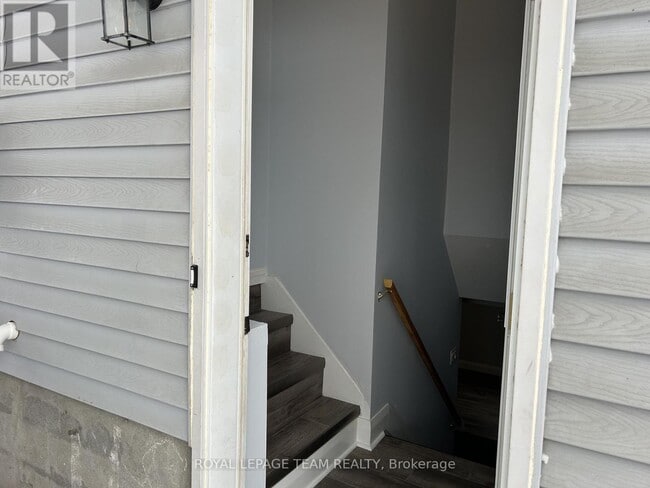 Building Photo - 746 St Jean St