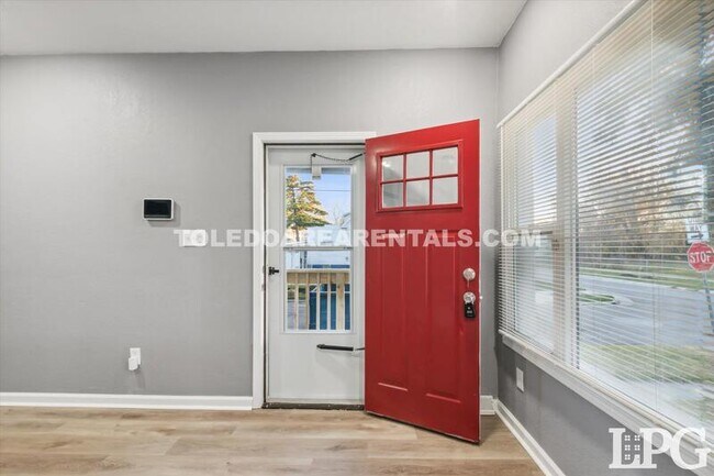 Foto del edificio - 1100 Waverly Ave