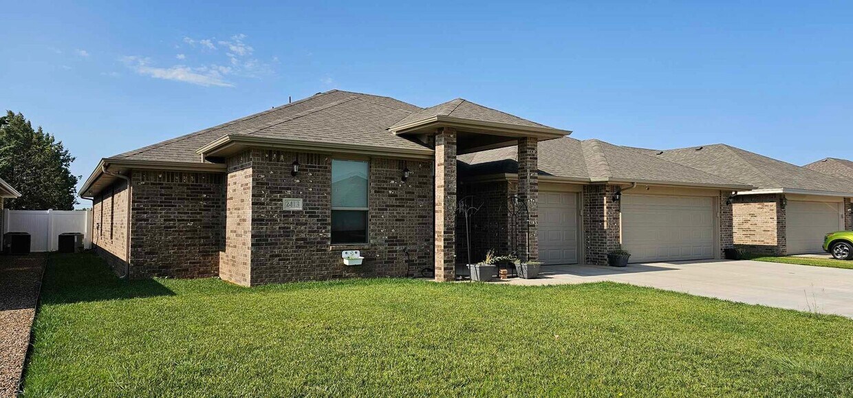 2413 Northglen Dr, Clovis, NM 88101 House Rental in Clovis, NM