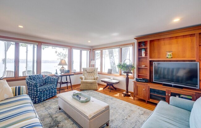 Building Photo - 72 Maquoit Dr