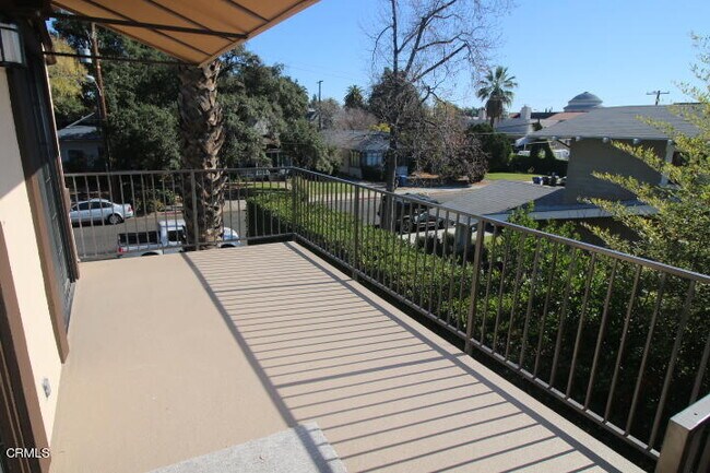 Building Photo - 129 S Encinitas Ave