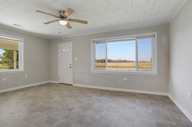 Building Photo - 6422 LA-1
