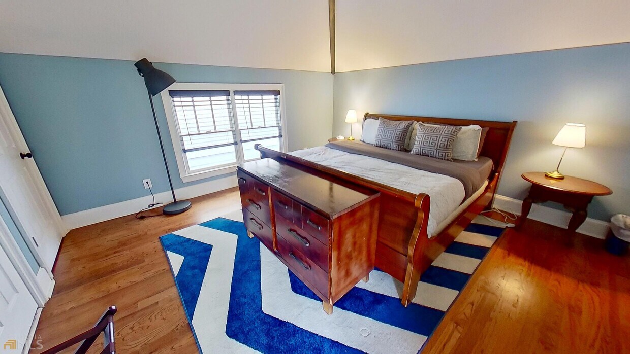 Foto principal - 20 Hilliard St NE