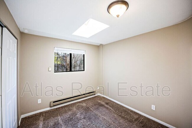 Building Photo - 1116 Moline St