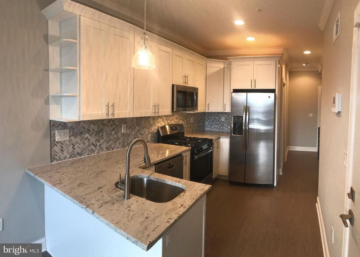 431 W Berks St Unit A, Philadelphia, PA 19122 Room for Rent in