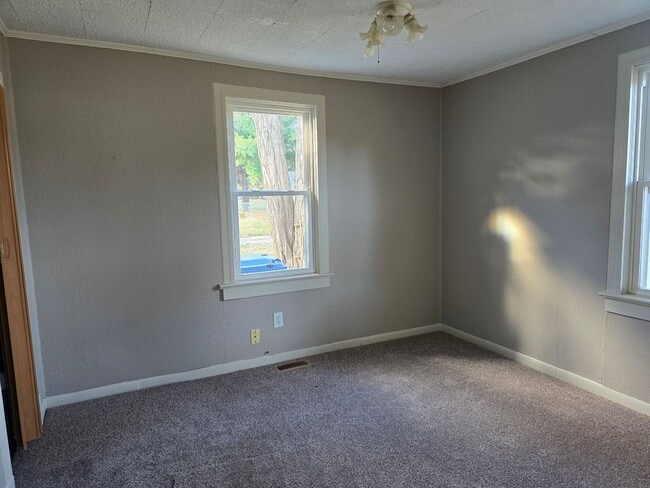 Photo - Freshly remodeled 3 bedroom! House