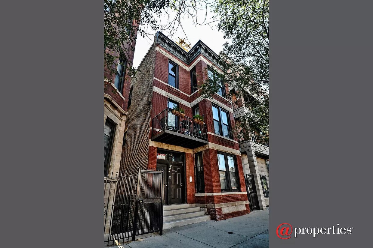 Primary Photo - 1351 N Ashland Ave