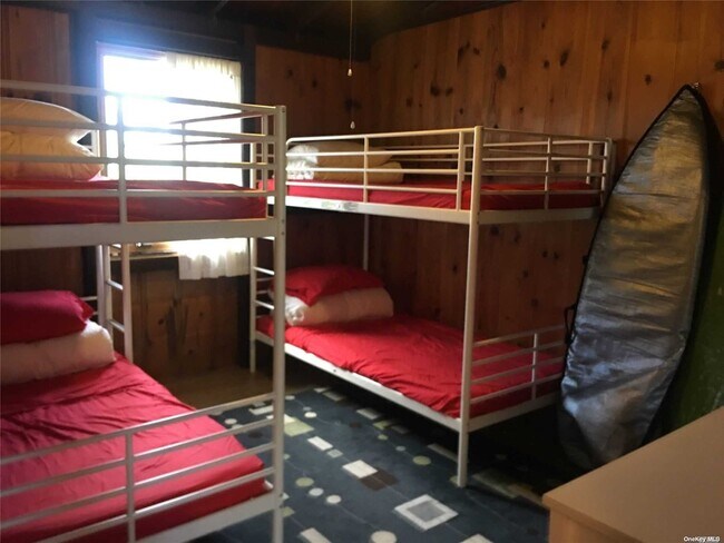 Foto del edificio - 80 Pond Rd