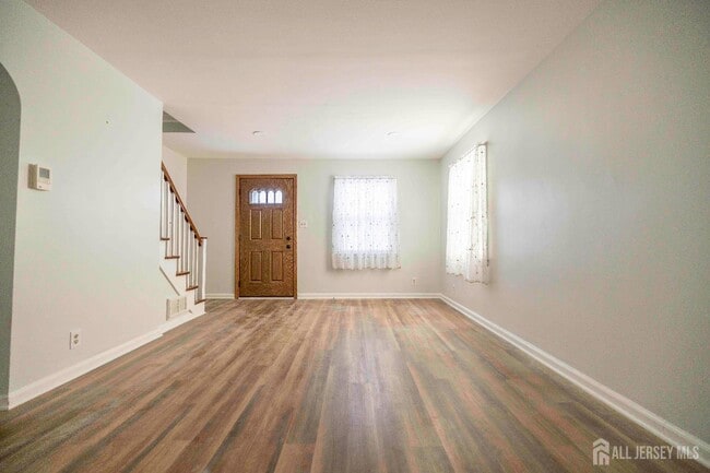 Foto del edificio - 301 Central Ave