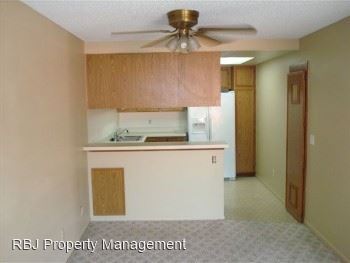 Building Photo - 3 br, 2 bath House - 10207 Bell Gardens Dr...