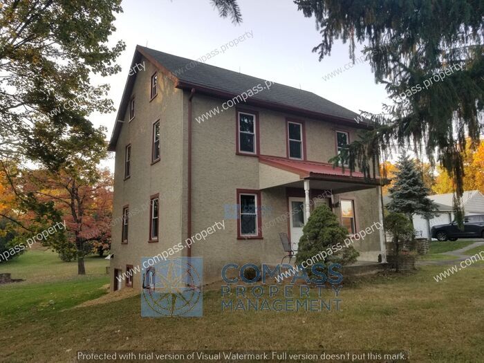 Primary Photo - Beautiful Farm House - $2395