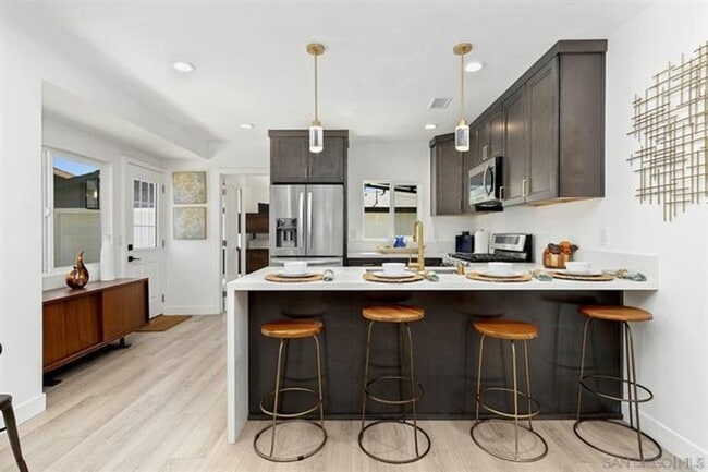 Building Photo - Beautiful 3 Bed/1.5 Bath Home in Hillcrest...