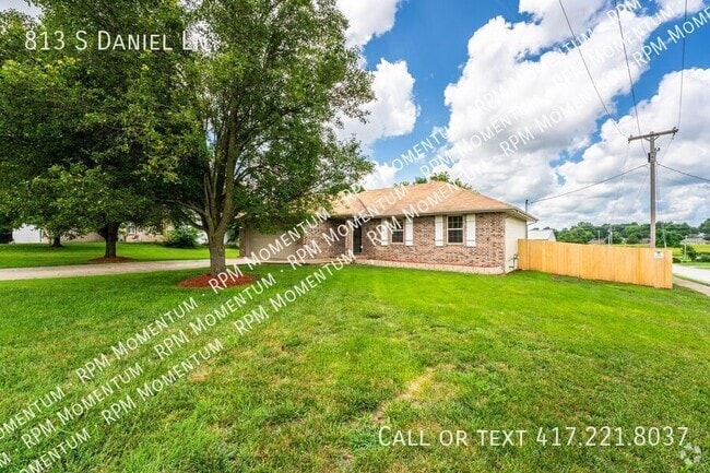Building Photo - 813 Daniel Ln