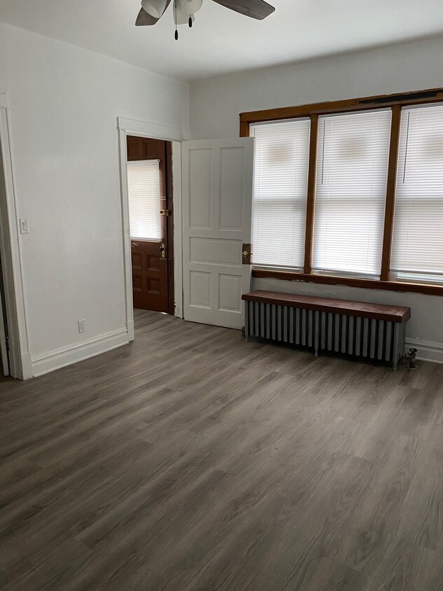 Primary Photo - 2433 W 45th Pl