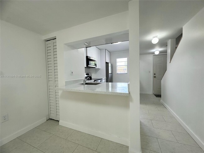 Building Photo - 231 NW 109th Ave