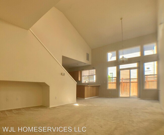 Building Photo - 3 br, 2.5 bath House - 15058 NE 8th Place
