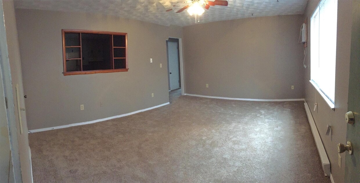 Primary Photo - 104 N Pecan St