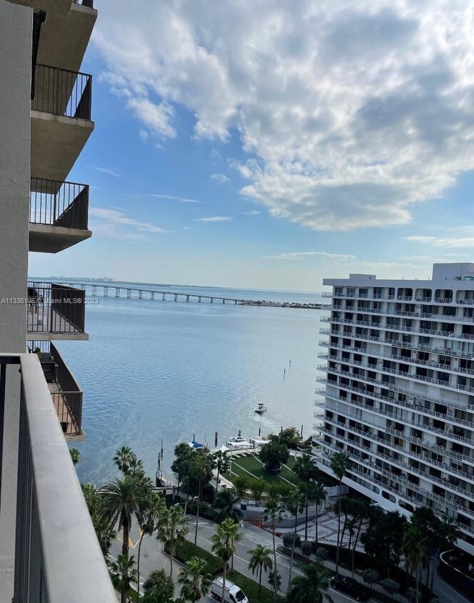 Foto principal - 1450 Brickell Bay Dr