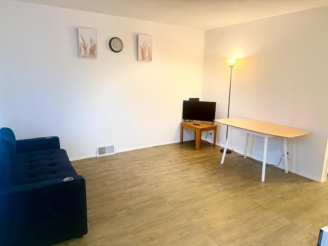 Foto principal - 2046 Stieber St