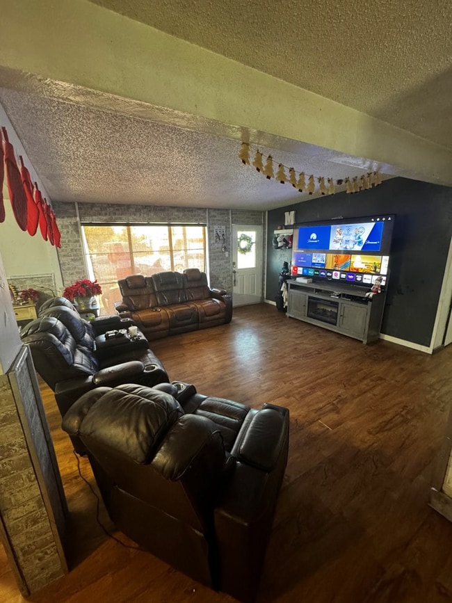 Foto del edificio - 908 NE Bronstad Dr