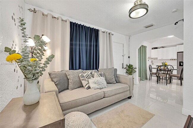 Foto del edificio - 2420 NW 22nd Rd